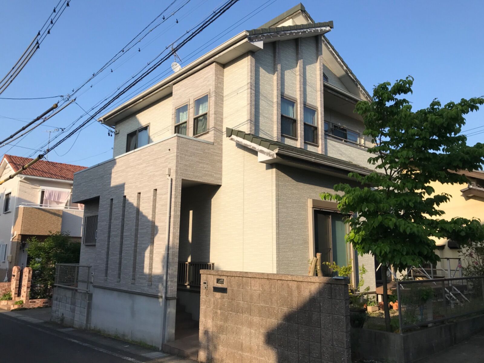 東浦町で外壁塗装|ひび割れ補修・鼻隠しズレも改善した施工事例(O様邸)