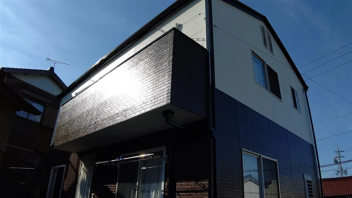 画像6824：【半田市】外壁塗装の施工事例｜2トーンカラーでおしゃれな外観へ（H様邸）