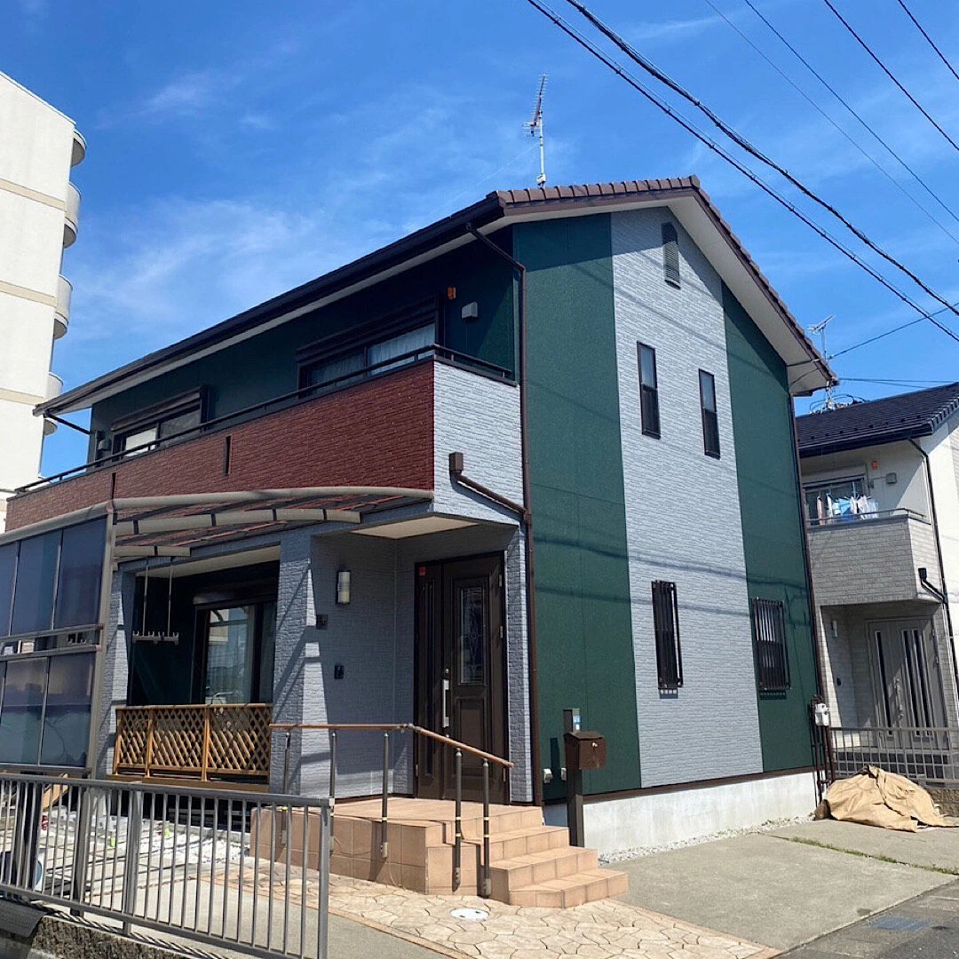 画像7307：岐阜市で外壁塗装｜3色仕上げ（グリーン×グレー×ブラウン）のおしゃれ施工事例